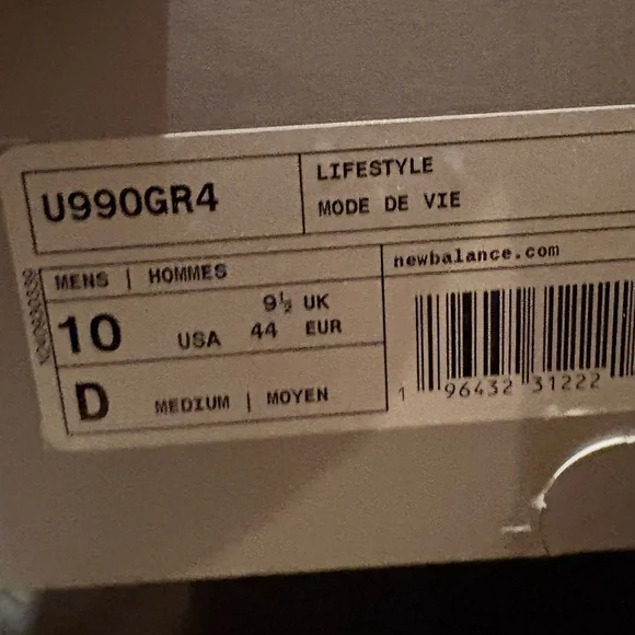 **NWT** New Balance Unisex 990 v4 Gray Lifestyle Sneakers👟